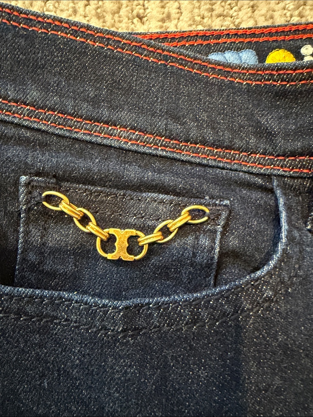 Tory Burch Classic Straight Fit - Picture 2 of 4